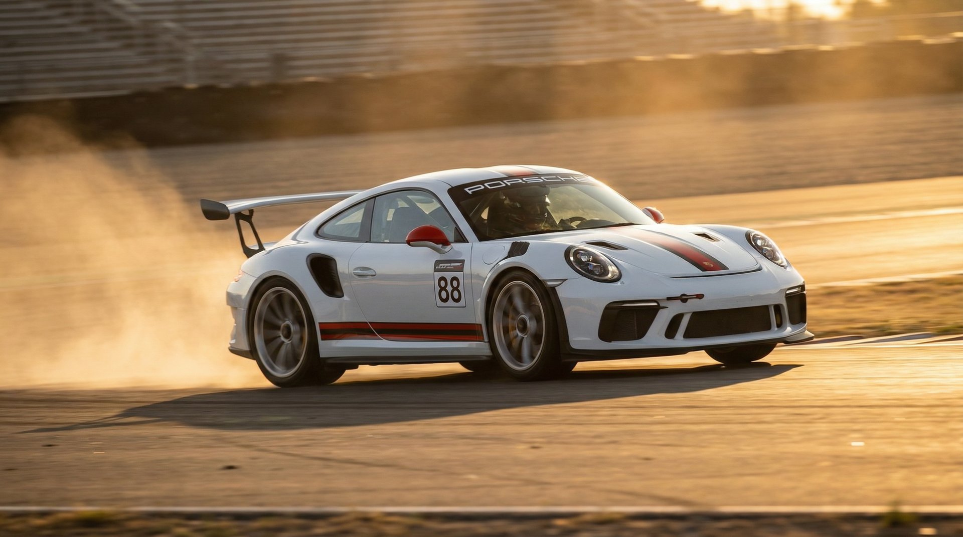 海角网赛道圈速视频